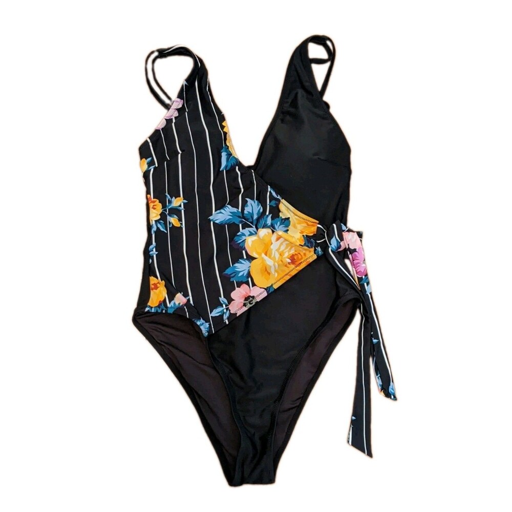 New Cupshe One Piece Swimsuit Black Floral Size Medium